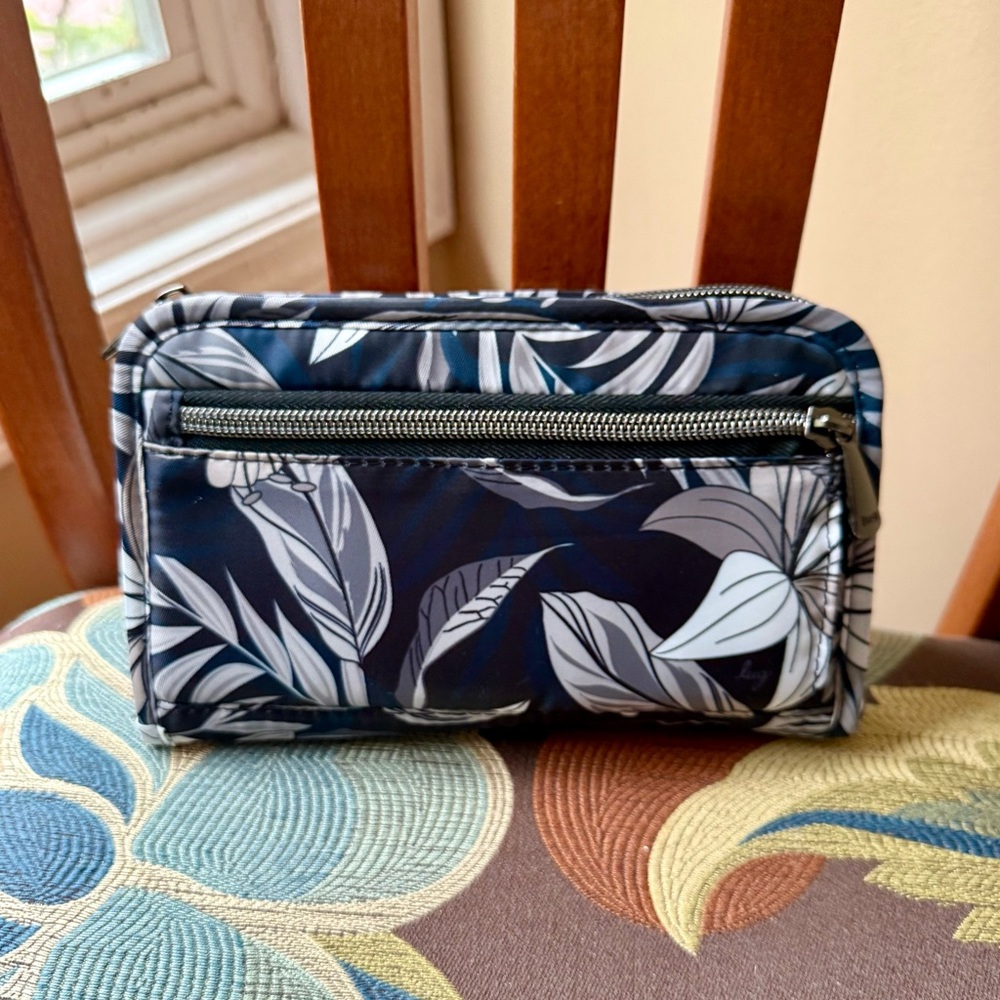 LUG Tandem Zip wallet in Lily Black RFID - Picture 2 of 4